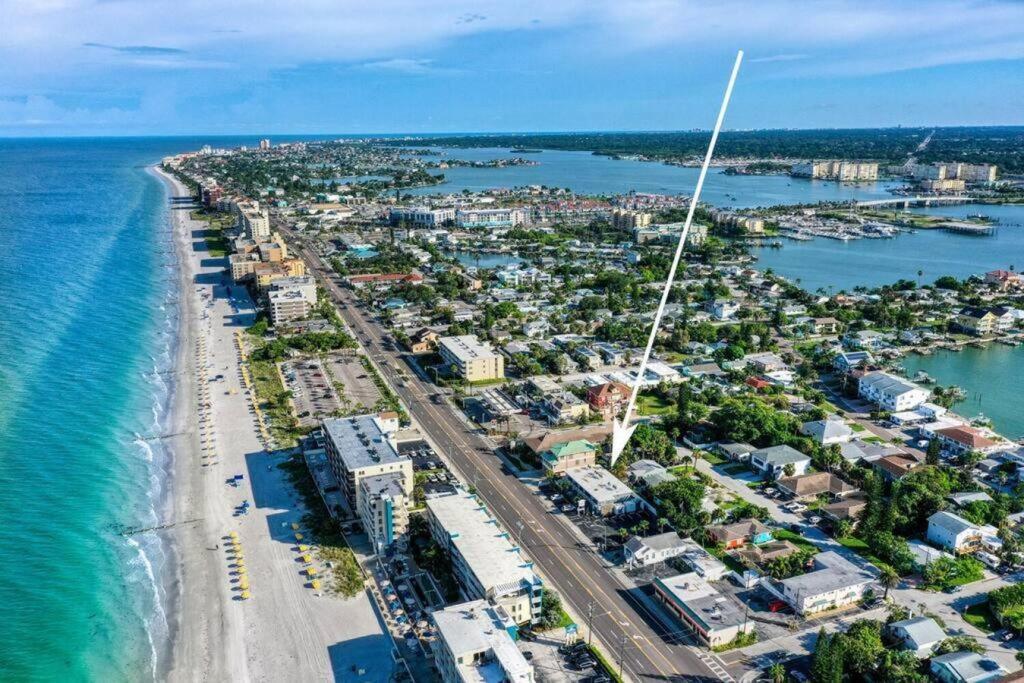 Sunset Beach Suites At Madeira Beach! Pet Friendly With Summer Breezes! - Suite 6 St. Pete Beach Exterior foto