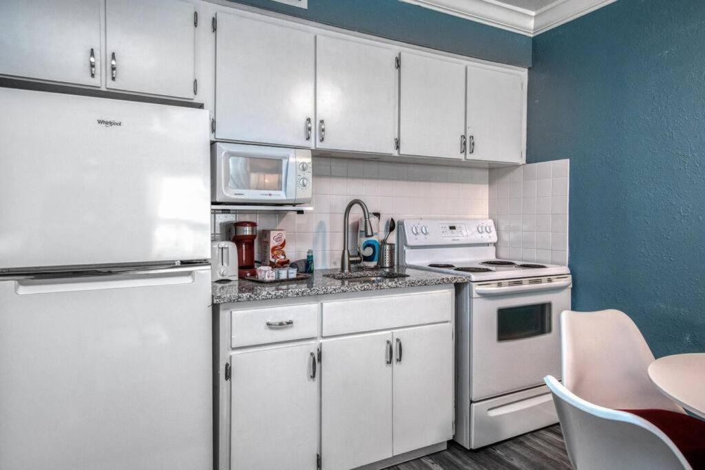 Sunset Beach Suites At Madeira Beach! Pet Friendly With Summer Breezes! - Suite 6 St. Pete Beach Exterior foto