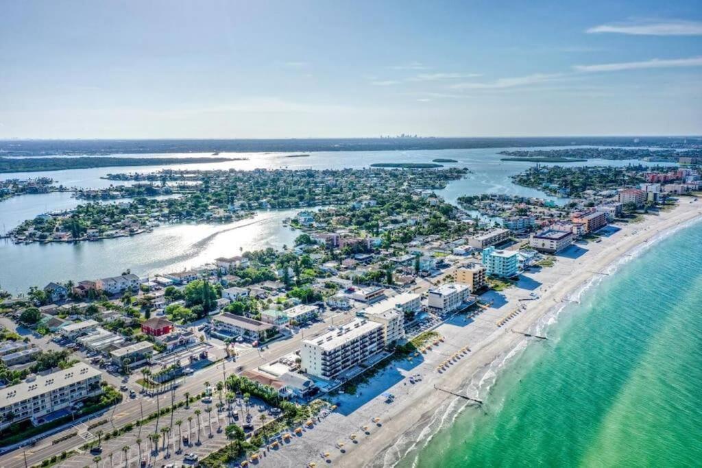 Sunset Beach Suites At Madeira Beach! Pet Friendly With Summer Breezes! - Suite 6 St. Pete Beach Exterior foto